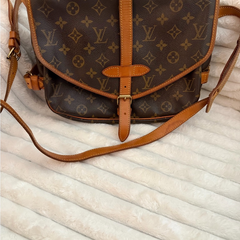 Louis Vuitton 1993 Monogram Saumur 30 Crossbody Messenger bag
